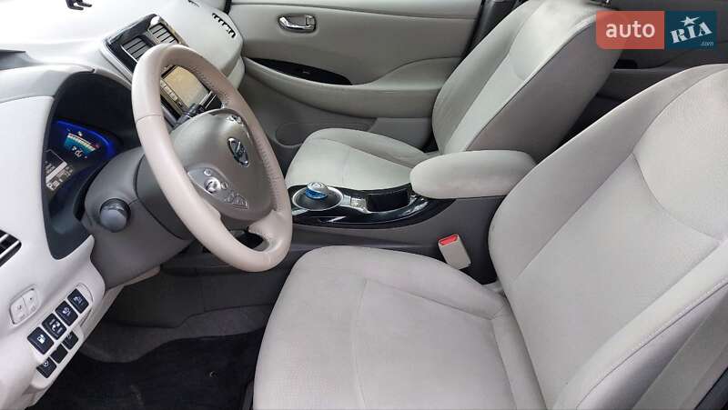 Хэтчбек Nissan Leaf 2017 в Киеве