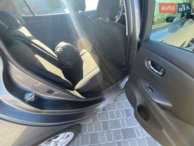 Хэтчбек Nissan Leaf 2015 в Кропивницком фото 17 Хэтчбек Nissan Leaf 2015 в Кропивницком
