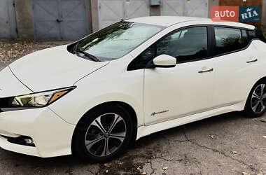 Хэтчбек Nissan Leaf 2018 в Каменском