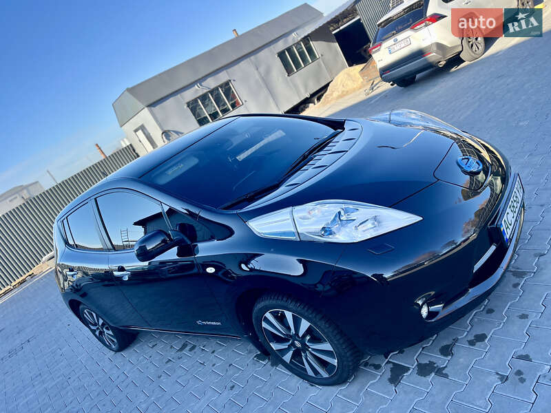 Хетчбек Nissan Leaf 2015 в Володимирі