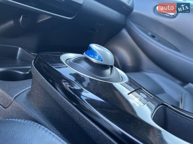 Хетчбек Nissan Leaf 2015 в Володимирі
