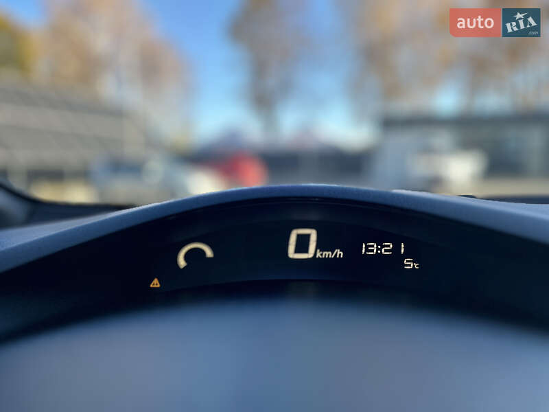 Хетчбек Nissan Leaf 2015 в Володимирі