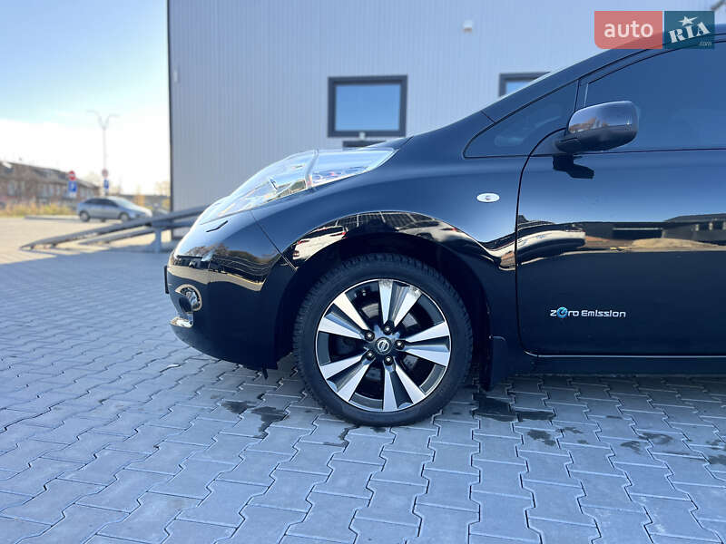 Хетчбек Nissan Leaf 2015 в Володимирі