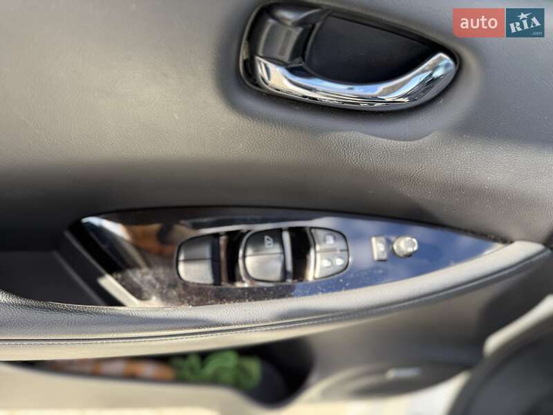 Хэтчбек Nissan Leaf 2019 в Львове