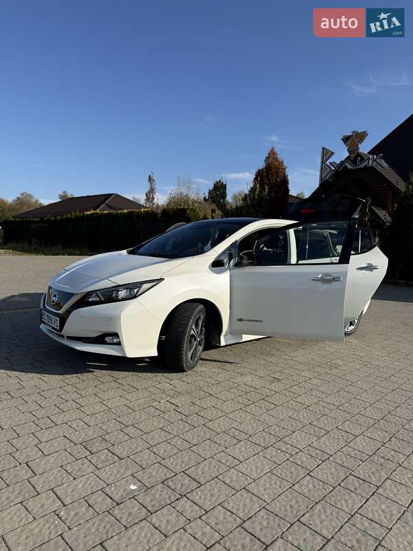 Хэтчбек Nissan Leaf 2019 в Львове
