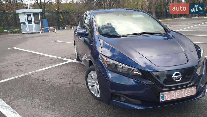 Хэтчбек Nissan Leaf 2023 в Змиеве