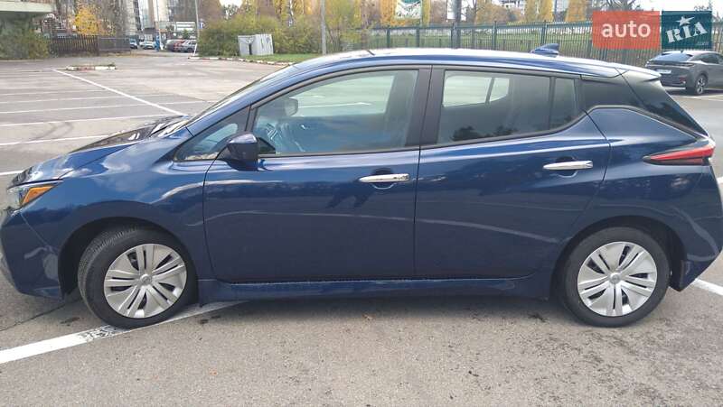 Хэтчбек Nissan Leaf 2023 в Змиеве