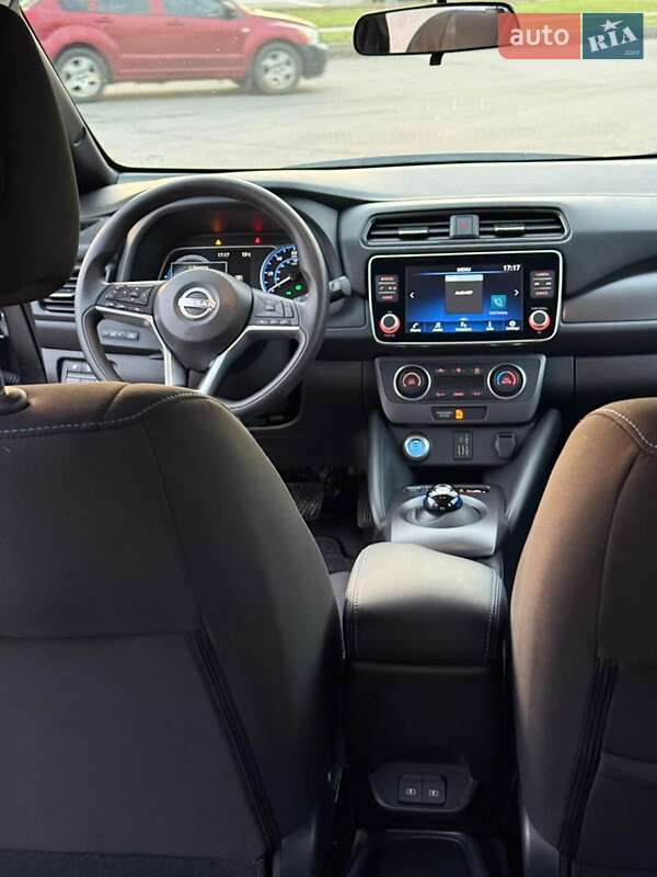 Хэтчбек Nissan Leaf 2023 в Змиеве