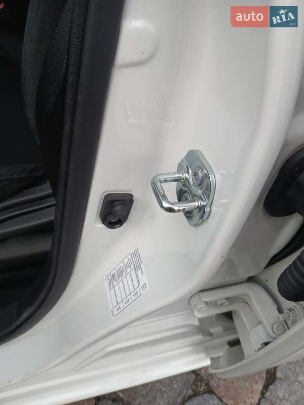 Хетчбек Nissan Leaf 2017 в Кременчуці