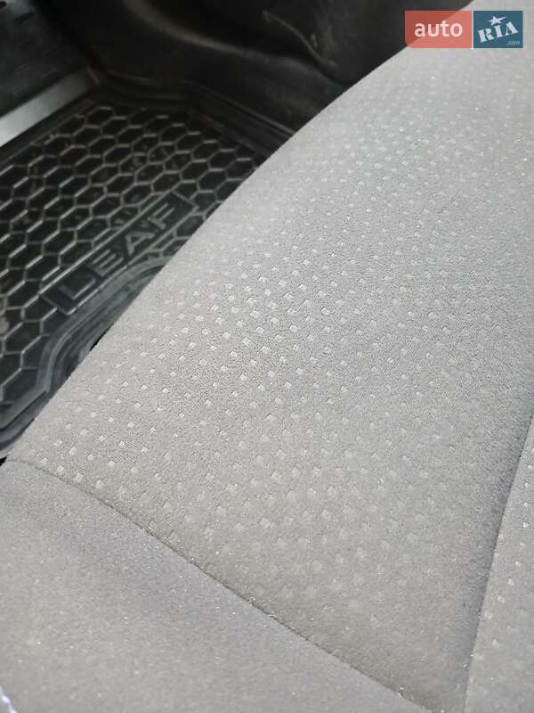 Хетчбек Nissan Leaf 2017 в Кременчуці