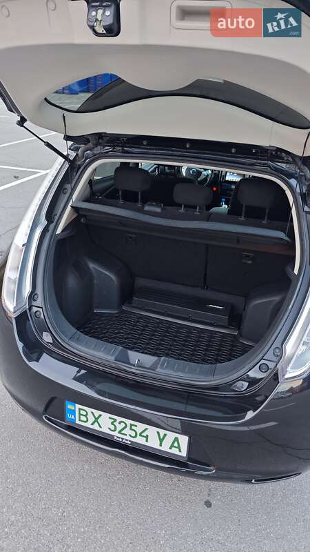 Хэтчбек Nissan Leaf 2017 в Каменец-Подольском фото 12 Хэтчбек Nissan Leaf 2017 в Каменец-Подольском