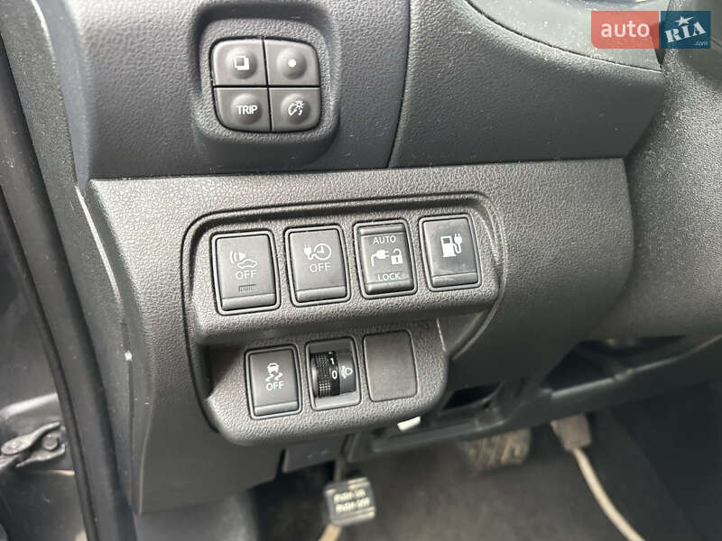 Хэтчбек Nissan Leaf 2014 в Владимире