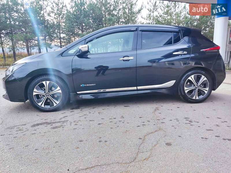 Хэтчбек Nissan Leaf 2018 в Золочеве