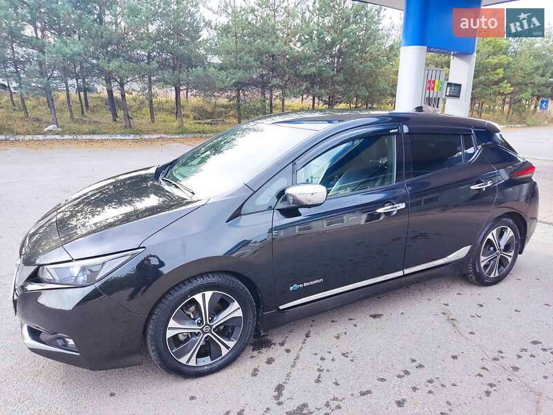 Хэтчбек Nissan Leaf 2018 в Золочеве