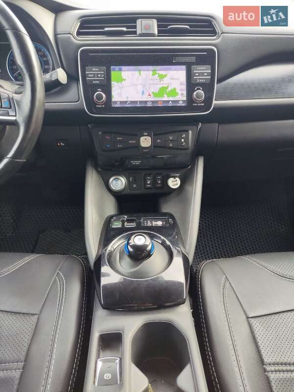 Хэтчбек Nissan Leaf 2018 в Золочеве