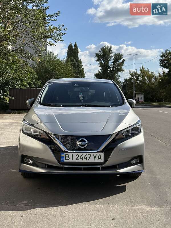 Хэтчбек Nissan Leaf 2020 в Кременчуге фото Хэтчбек Nissan Leaf 2020 в Кременчуге