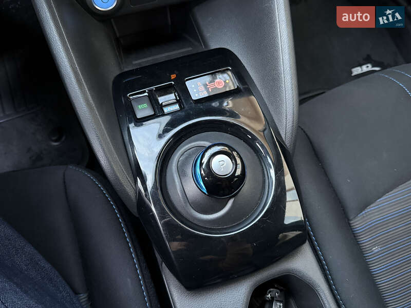 Хэтчбек Nissan Leaf 2018 в Черновцах