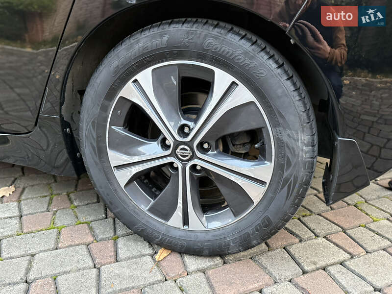 Хэтчбек Nissan Leaf 2018 в Черновцах