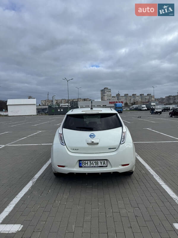 Хэтчбек Nissan Leaf 2012 в Одессе