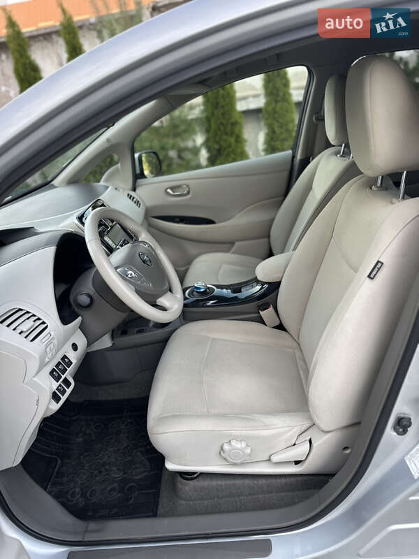 Хэтчбек Nissan Leaf 2012 в Золочеве фото 7 Хэтчбек Nissan Leaf 2012 в Золочеве