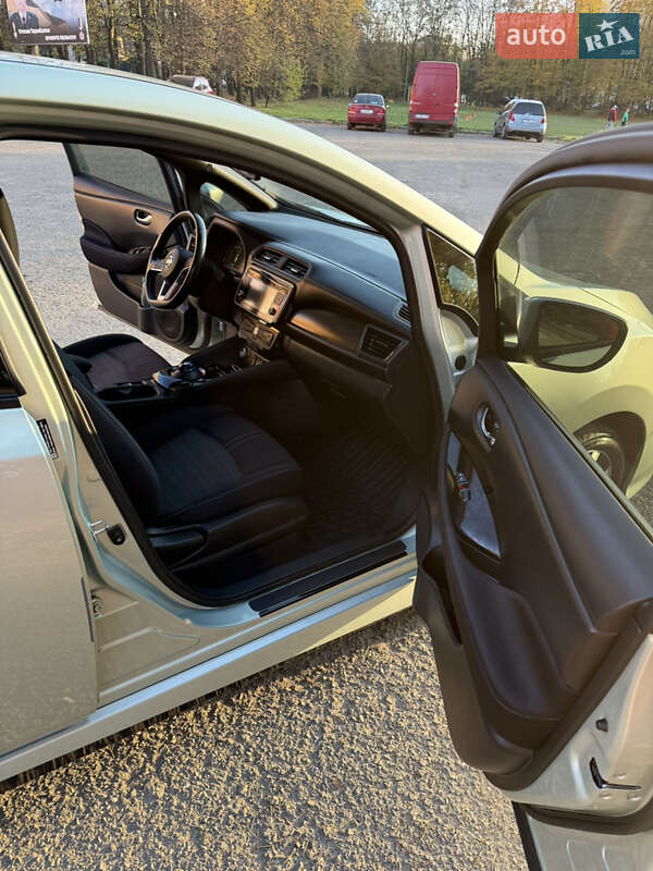 Хэтчбек Nissan Leaf 2018 в Ивано-Франковске