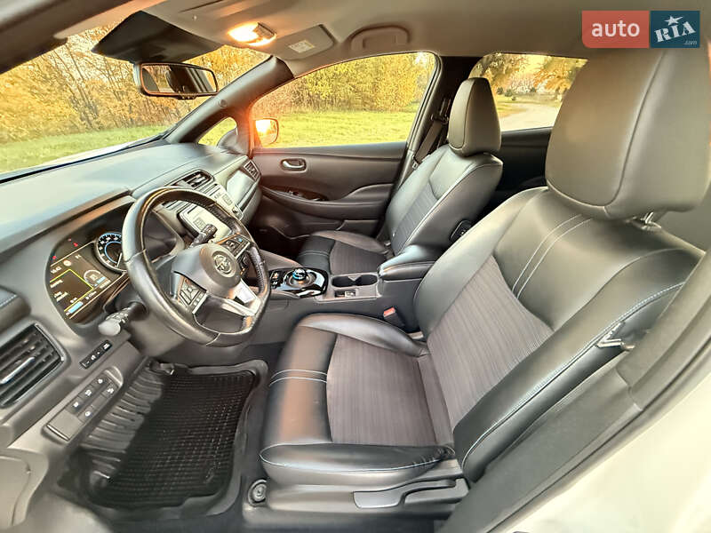 Хэтчбек Nissan Leaf 2018 в Черновцах