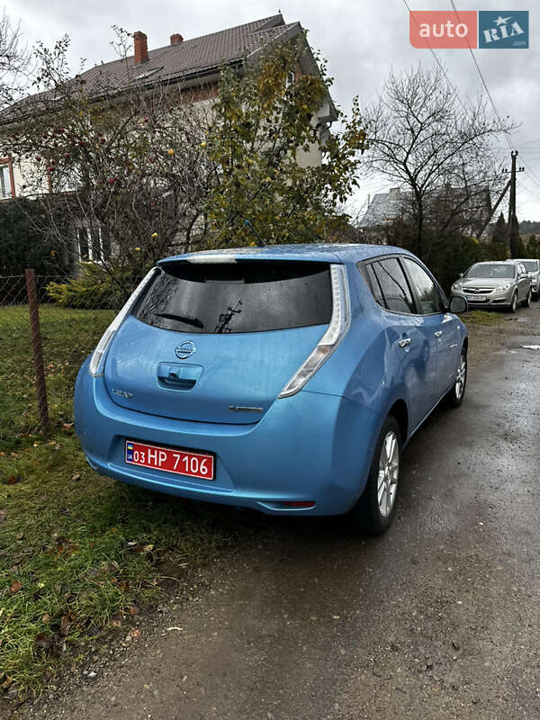Хэтчбек Nissan Leaf 2012 в Калуше