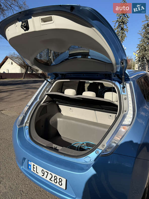 Хэтчбек Nissan Leaf 2012 в Калуше