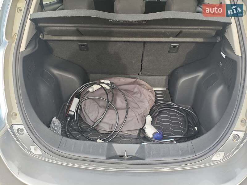 Хэтчбек Nissan Leaf 2013 в Киеве фото 26 Хэтчбек Nissan Leaf 2013 в Киеве