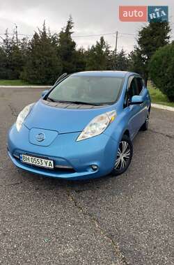 Хэтчбек Nissan Leaf 2014 в Авангарде