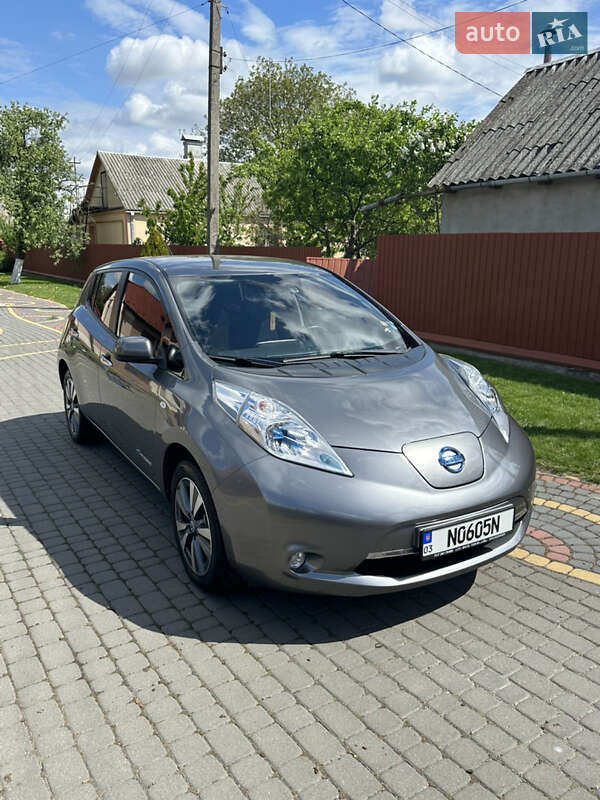 Хэтчбек Nissan Leaf 2013 в Владимире