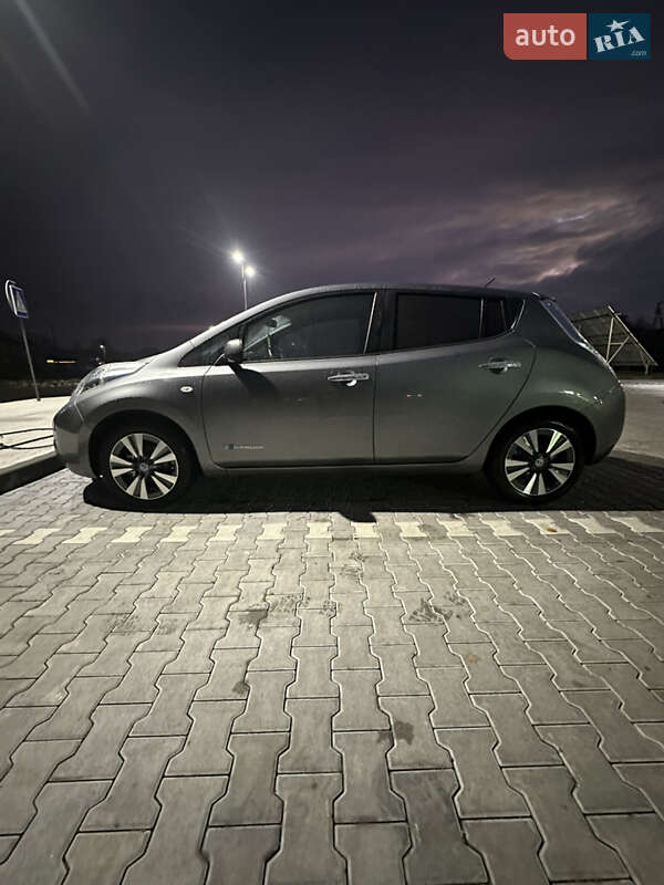 Хэтчбек Nissan Leaf 2013 в Владимире
