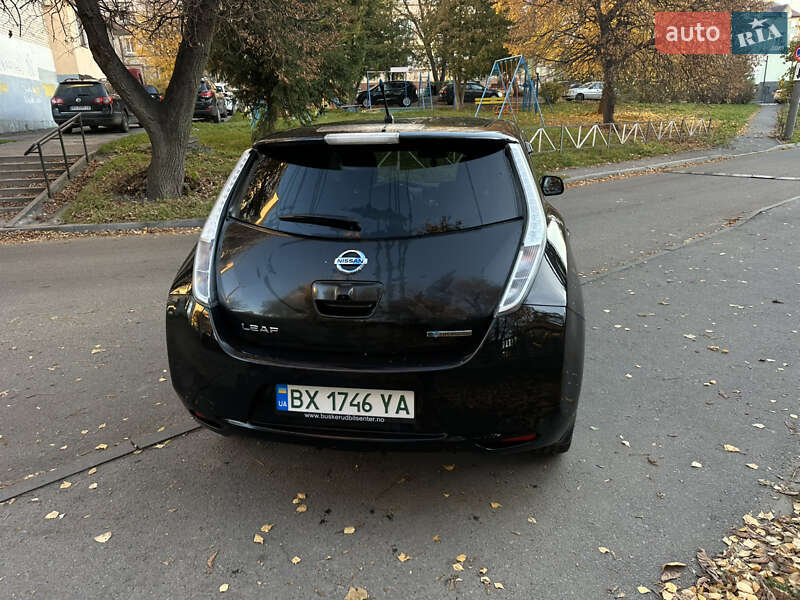 Хэтчбек Nissan Leaf 2015 в Хмельницком