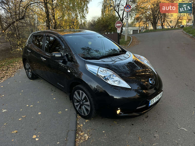 Хэтчбек Nissan Leaf 2015 в Хмельницком