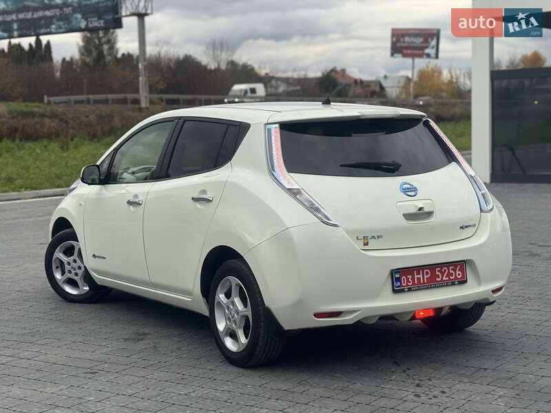 Хэтчбек Nissan Leaf 2013 в Львове