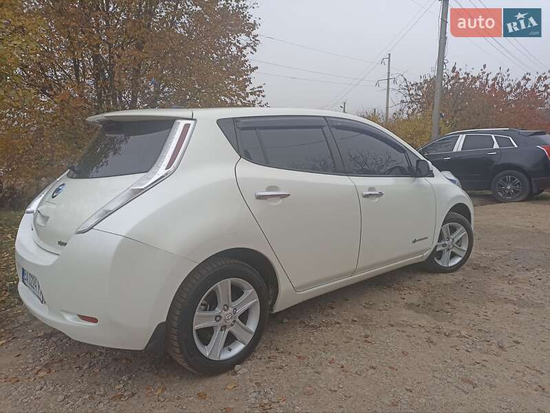 Хэтчбек Nissan Leaf 2017 в Кропивницком