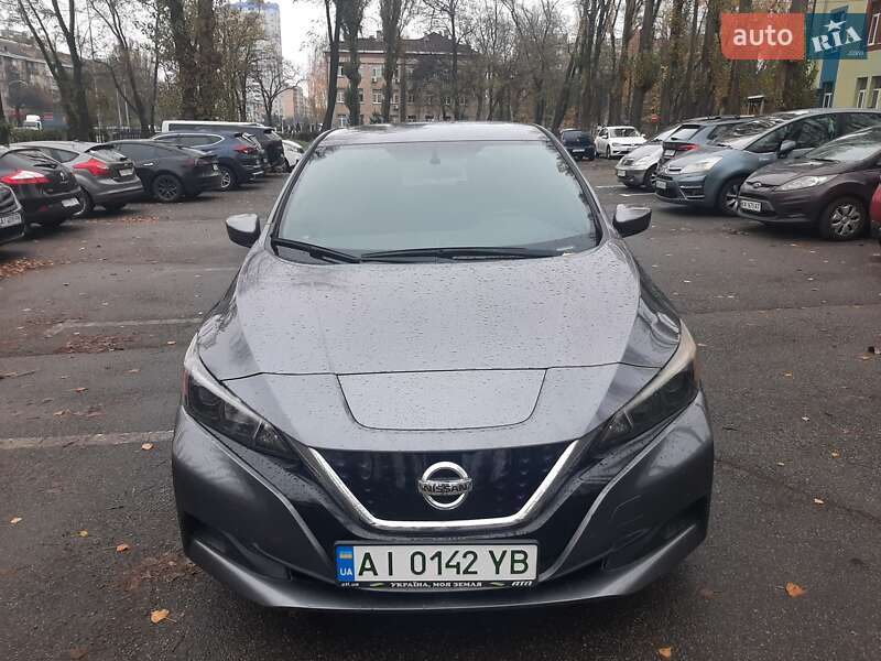 Хетчбек Nissan Leaf 2018 в Києві фото Хетчбек Nissan Leaf 2018 в Києві