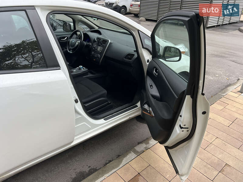 Хэтчбек Nissan Leaf 2015 в Киеве фото 3 Хэтчбек Nissan Leaf 2015 в Киеве