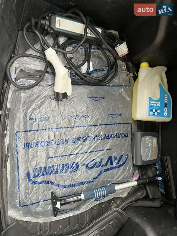 Хэтчбек Nissan Leaf 2015 в Киеве фото 12 Хэтчбек Nissan Leaf 2015 в Киеве