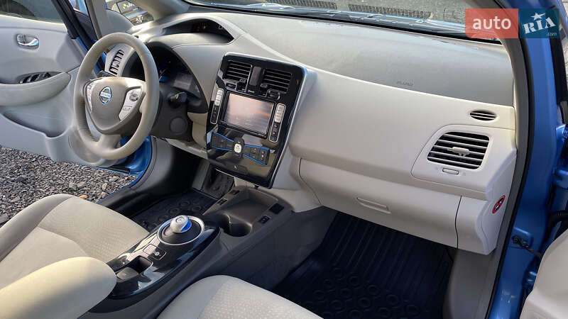 Хэтчбек Nissan Leaf 2011 в Луцке фото 41 Хэтчбек Nissan Leaf 2011 в Луцке