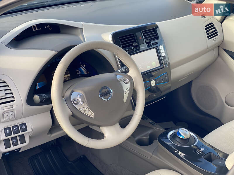 Хэтчбек Nissan Leaf 2011 в Луцке фото 46 Хэтчбек Nissan Leaf 2011 в Луцке