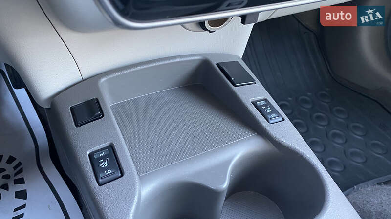 Хэтчбек Nissan Leaf 2011 в Луцке фото 50 Хэтчбек Nissan Leaf 2011 в Луцке