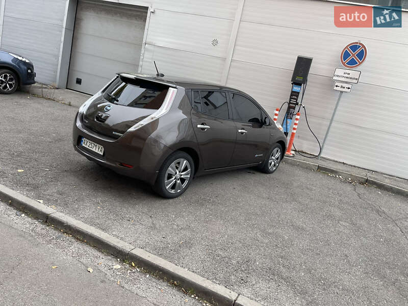 Хэтчбек Nissan Leaf 2015 в Харькове