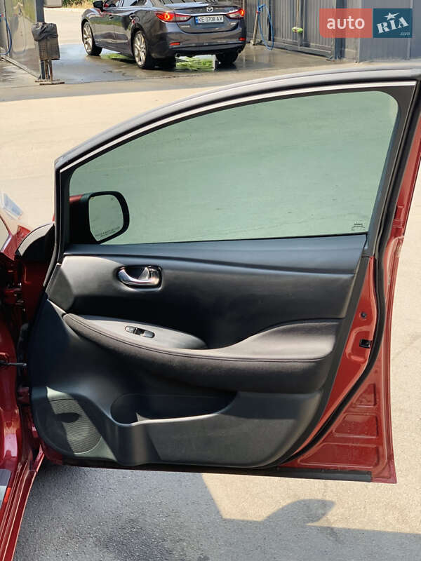 Хэтчбек Nissan Leaf 2014 в Днепре фото 13 Хэтчбек Nissan Leaf 2014 в Днепре