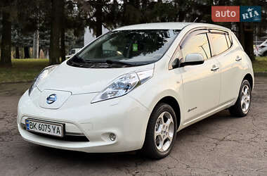 Хэтчбек Nissan Leaf 2012 в Ровно