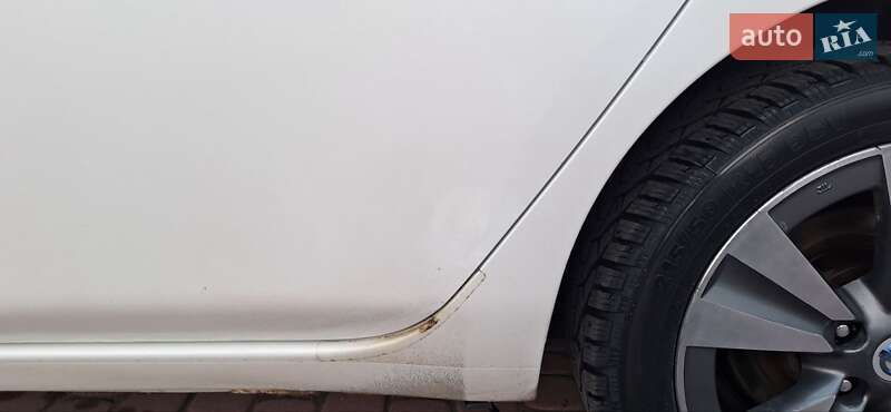 Хэтчбек Nissan Leaf 2013 в Ровно