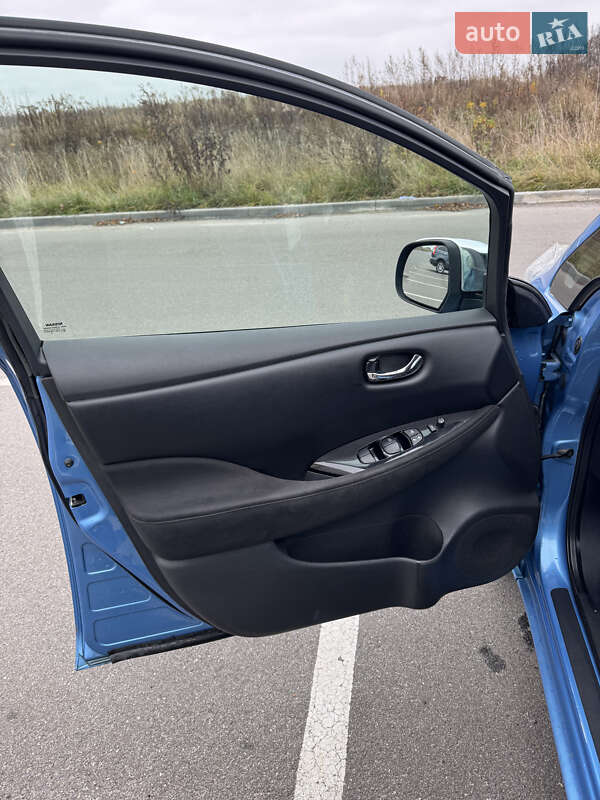 Хэтчбек Nissan Leaf 2013 в Виннице