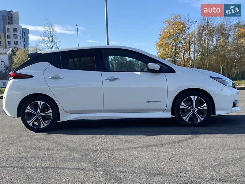 Хетчбек Nissan Leaf 2018 в Львові