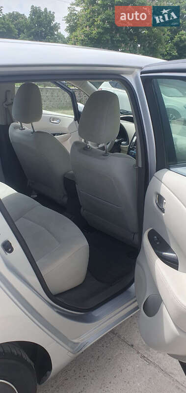 Хетчбек Nissan Leaf 2012 в Житомирі