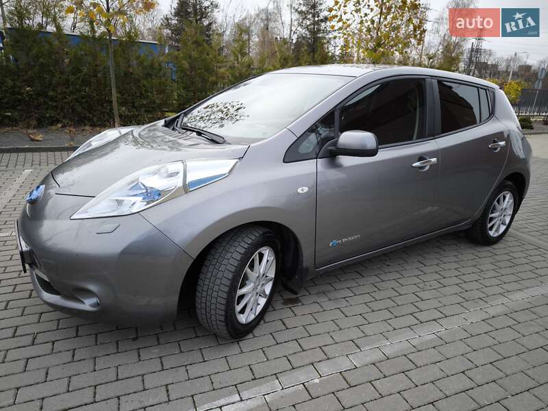 Хэтчбек Nissan Leaf 2016 в Львове